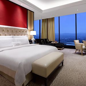 Premier IQOS Friendly Room Only